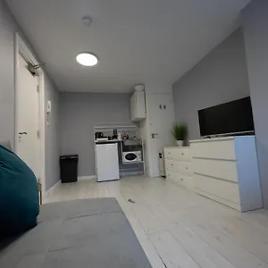 https://bond-studios.brighton-hotels-england.com